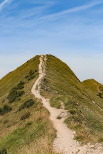 揭秘四姑娘山，徒步天堂的神秘画卷——深度旅游指南